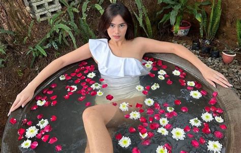 pinay teen magaling umibabaw|Vivamax sexy star Ayanna Misola sa halikan nila ni AJ Raval: .
